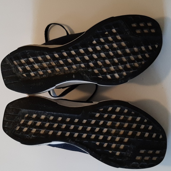 Men's Reebok sneakers, size 10 - Picture 3 of 5